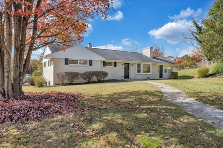 Brick Ranch Home for Sale in Roanoke VA - image 2
