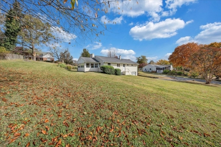 Brick Ranch Home for Sale in Roanoke VA - image 40