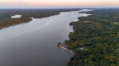 Lakefront Living Awaits: 3.5 Acres on Buggs Island Lake, VA - image 6
