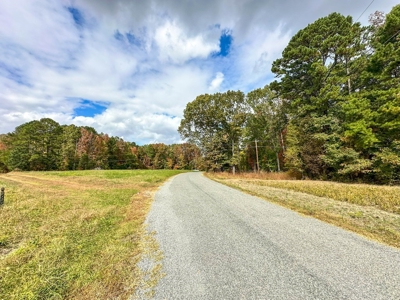 Lakefront Living Awaits: 3.5 Acres on Buggs Island Lake, VA - image 9