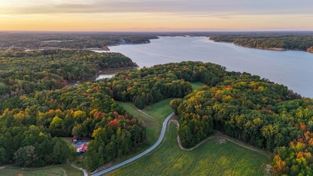 Lakefront Living Awaits: 3.5 Acres on Buggs Island Lake, VA - image 3