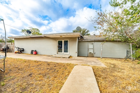Home For Sale Sonora TX - On 2 City Lots! - image 26