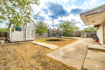 Home For Sale Sonora TX - On 2 City Lots! - image 27