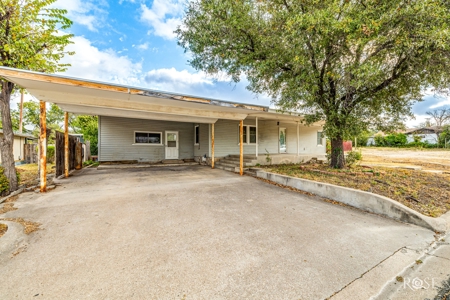 Home For Sale Sonora TX - On 2 City Lots! - image 3