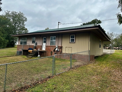 Home for sale in Hartford, Alabama - image 9