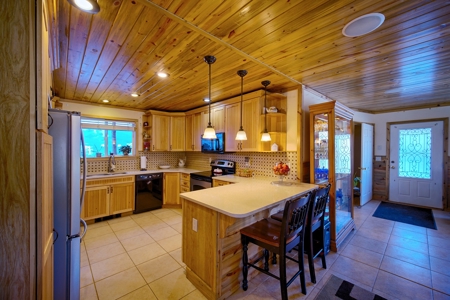 Mountain Cabin & Bunk House for Sale on 12.83 Acres - image 26