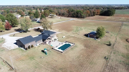 Luxury Country Home for Sale in El Dorado Springs, MO - image 46