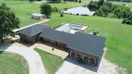 Luxury Country Home for Sale in El Dorado Springs, MO - image 1