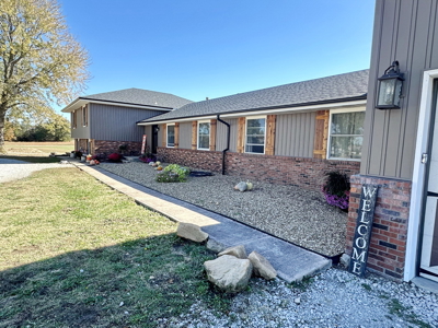 Luxury Country Home for Sale in El Dorado Springs, MO - image 6