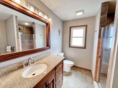 Luxury Country Home for Sale in El Dorado Springs, MO - image 25