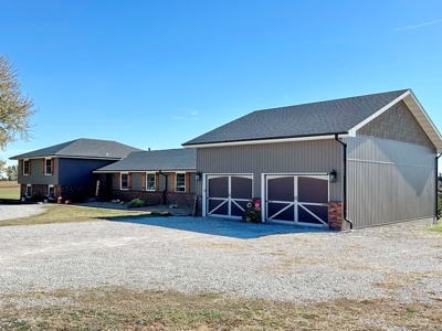 Luxury Country Home for Sale in El Dorado Springs, MO - image 1