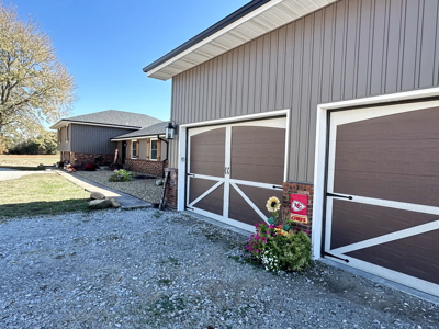 Luxury Country Home for Sale in El Dorado Springs, MO - image 5