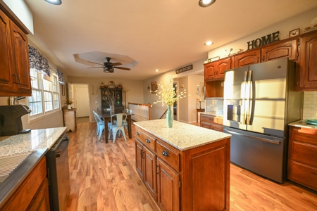 Home with Land for Sale in Weaubleau, MO - image 31