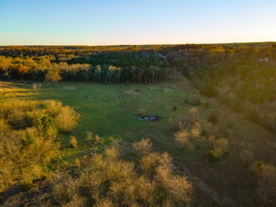 Home with Land for Sale in Weaubleau, MO - image 12