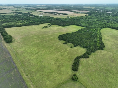 23 Acres of Scenic Land in Northeast Texas - image 1