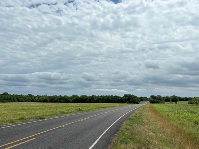 23 Acres of Scenic Land in Northeast Texas - image 3