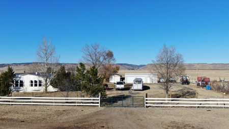 Eastern Oregon Three Bedroom Country Home - image 1