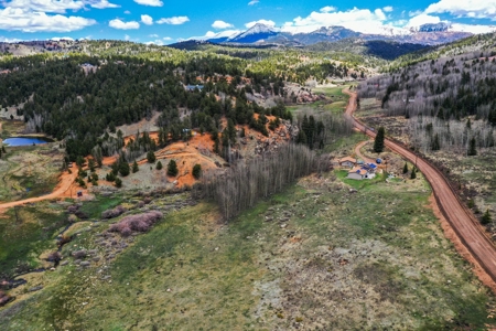 Colorado Mountain Property with Breathtaking Views - image 8