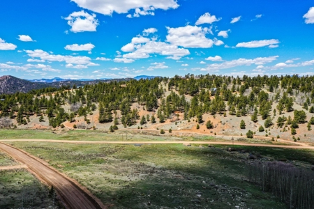 Colorado Mountain Property with Breathtaking Views - image 13
