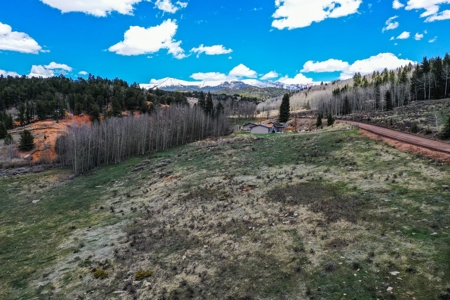 Colorado Mountain Property with Breathtaking Views - image 2