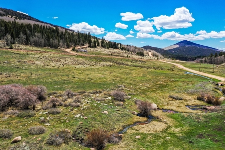 Colorado Mountain Property with Breathtaking Views - image 7