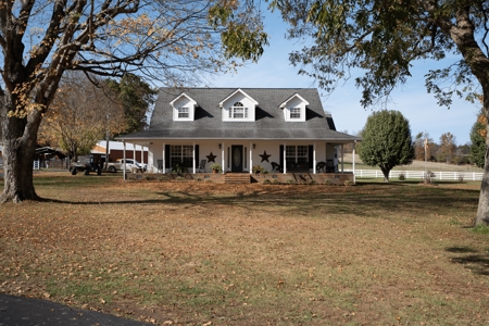 Working Cattle Ranch For Sale  In Tennessee, House, Barns - image 18