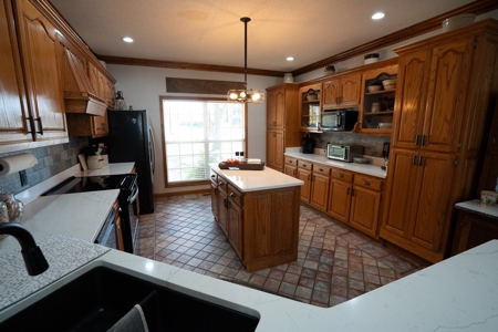 Working Cattle Ranch For Sale  In Tennessee, House, Barns - image 12