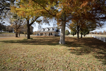 Working Cattle Ranch For Sale  In Tennessee, House, Barns - image 17