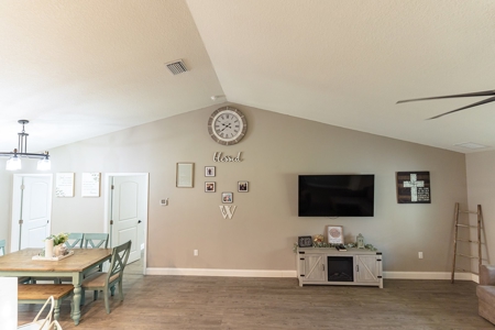 Country Home For Sale in Chiefland Florida! - image 29