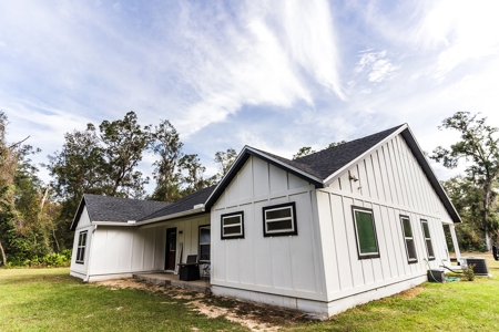 Country Home For Sale in Chiefland Florida! - image 18