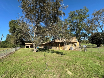 East Texas County Home For Sale - image 25