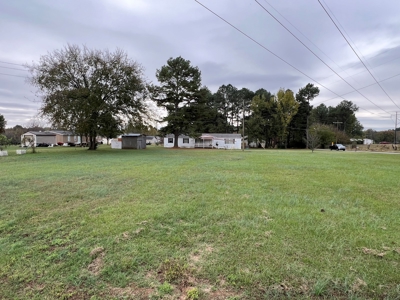 4-Bed 2-Bath Mobile Home on 3 Lots For Sale in Judsonia, AR - image 4