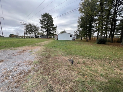 4-Bed 2-Bath Mobile Home on 3 Lots For Sale in Judsonia, AR - image 3