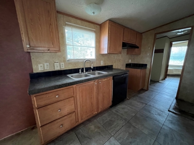4-Bed 2-Bath Mobile Home on 3 Lots For Sale in Judsonia, AR - image 26