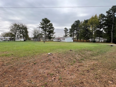 4-Bed 2-Bath Mobile Home on 3 Lots For Sale in Judsonia, AR - image 1