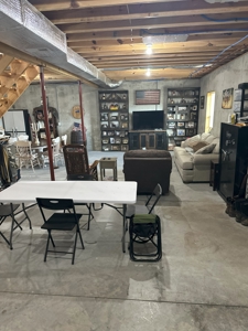 Newer Build in Edmonton, Kentucky - image 27