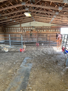 Newer Build in Edmonton, Kentucky - image 35
