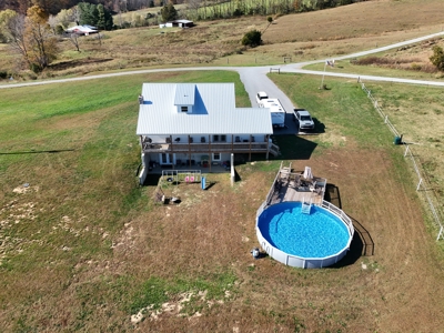 Newer Build in Edmonton, Kentucky - image 2