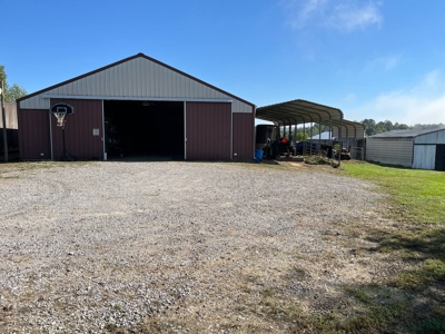 Newer Build in Edmonton, Kentucky - image 39