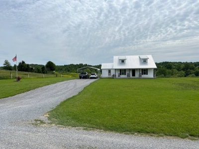Newer Build in Edmonton, Kentucky - image 1