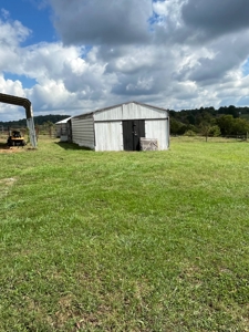 Newer Build in Edmonton, Kentucky - image 41