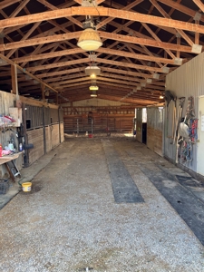 Newer Build in Edmonton, Kentucky - image 38