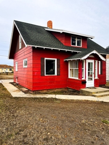 Charming Home With Modern Updates In Plentywood Montana - image 21
