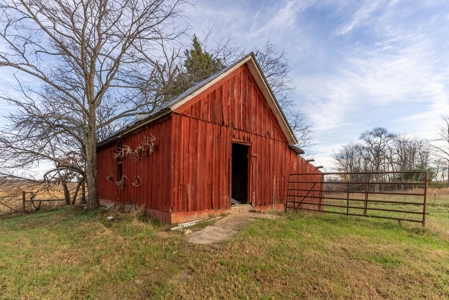 Farm House and 81.49m/l Acres For Sale in the Ozarks - image 6