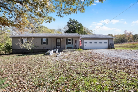 Country Home for Sale in Carroll County, TN on One Acre - image 1