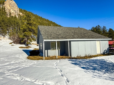 Home Or Cabin In Zortman Montana-Little Rocky Mountains - image 3