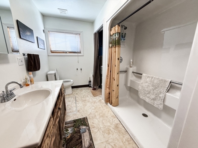 Home Or Cabin In Zortman Montana-Little Rocky Mountains - image 23