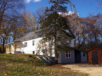 3 Bedroom Country Home Off-Grid Setting Pardeeville WI - image 1