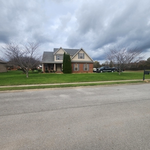 4 bedroom 2.5 bath brick home for sale in Franklin, Ky. - image 2
