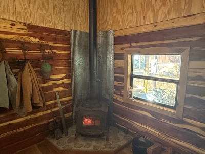 Rustic Log Cabin with Outbuilding with no CCR's - image 6